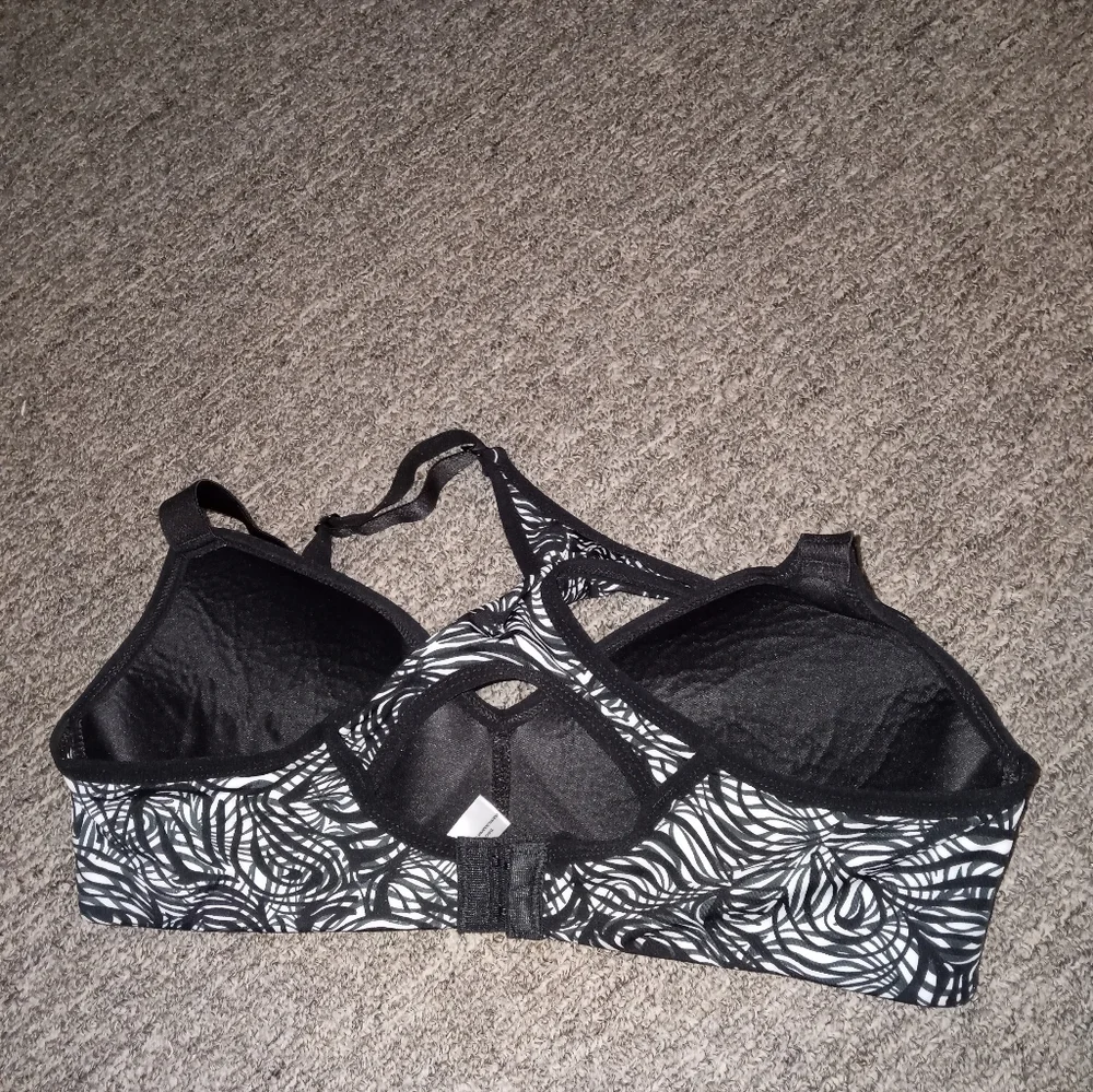 Black and white swirly bra size large